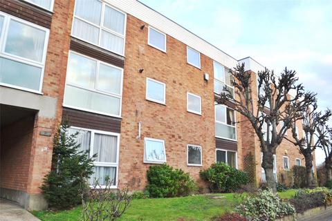 2 bedroom apartment to rent, Princes Road, Romford RM1