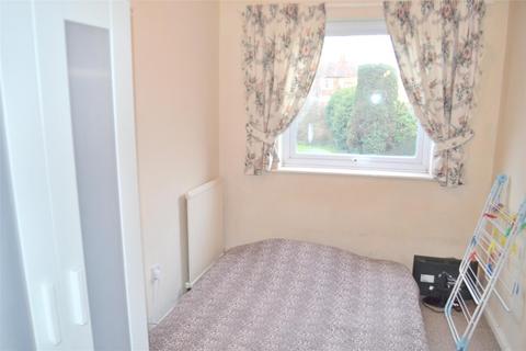 2 bedroom apartment to rent, Princes Road, Romford RM1
