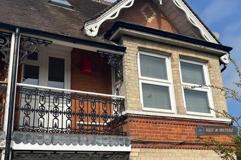 1 bedroom flat to rent, London Road, Redhill, RH1