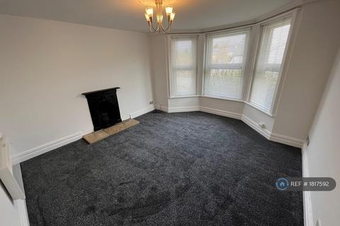 1 bedroom flat to rent, London Road, Redhill, RH1