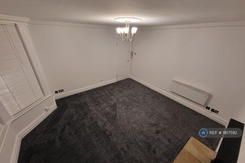 1 bedroom flat to rent, London Road, Redhill, RH1