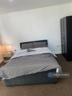 1 bedroom in a house share to rent, Higher Lane, Whitefield, Manchester, M45