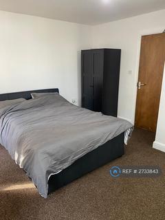 1 bedroom in a house share to rent, Higher Lane, Whitefield, Manchester, M45