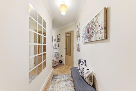 2 bedroom flat for sale, Brackenhurst Drive, Moortown, Leeds