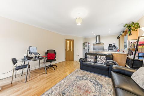 2 bedroom flat for sale, Brackenhurst Drive, Moortown, Leeds