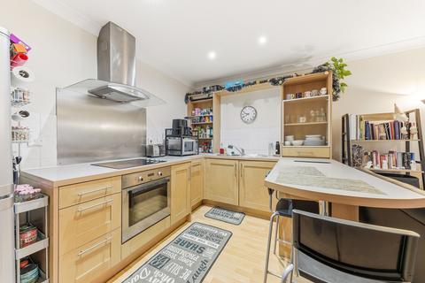 2 bedroom flat for sale, Brackenhurst Drive, Moortown, Leeds
