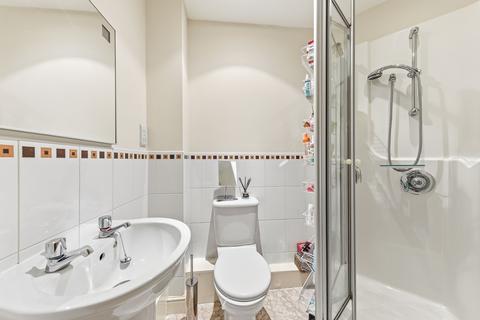 2 bedroom flat for sale, Brackenhurst Drive, Moortown, Leeds