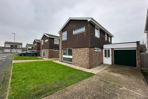 3 bedroom detached house to rent - Constable Road, Eastbourne, East Sussex, BN23 7NN