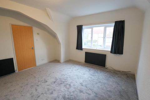 2 bedroom flat to rent, Durham Avenue, Lancaster, LA1 4EE
