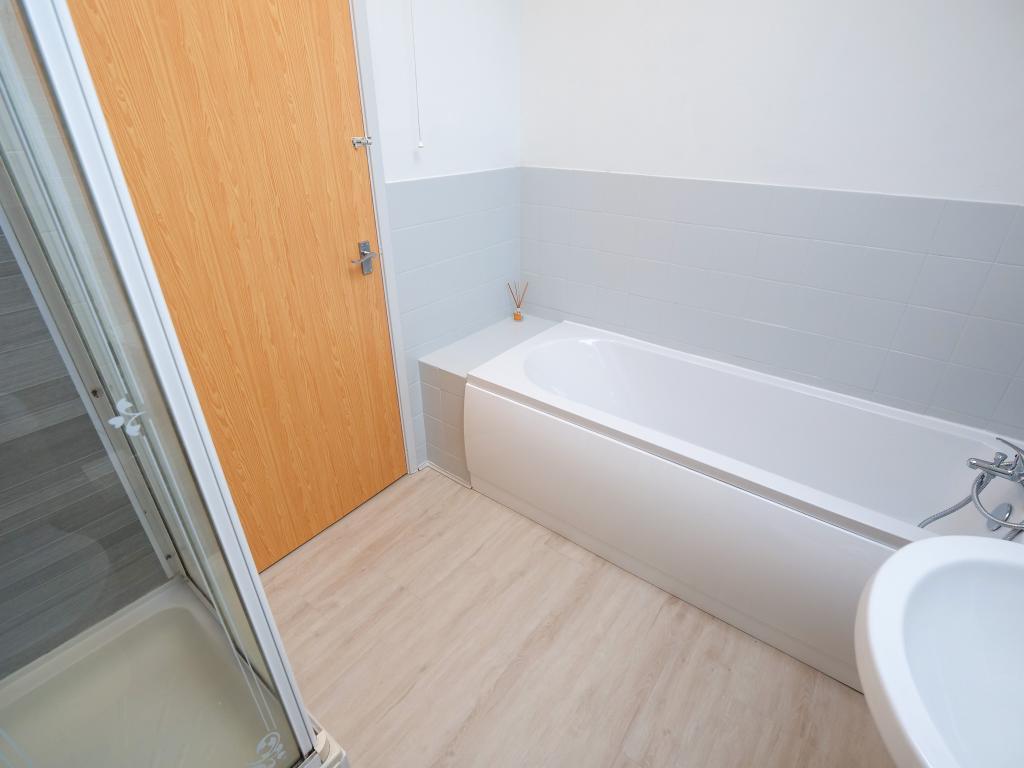 Modern Bathroom Suite