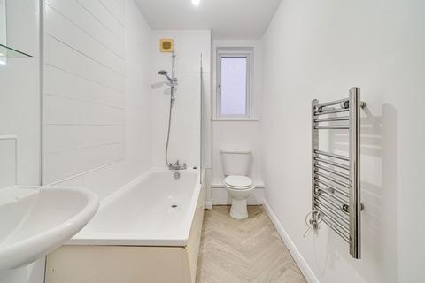 1 bedroom flat to rent, London Road, Mitcham CR4
