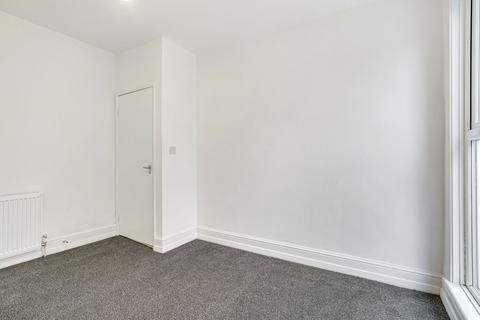 3 bedroom flat to rent - Glossop Road, South Croydon CR2