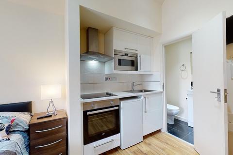 Studio to rent, Ash Grove