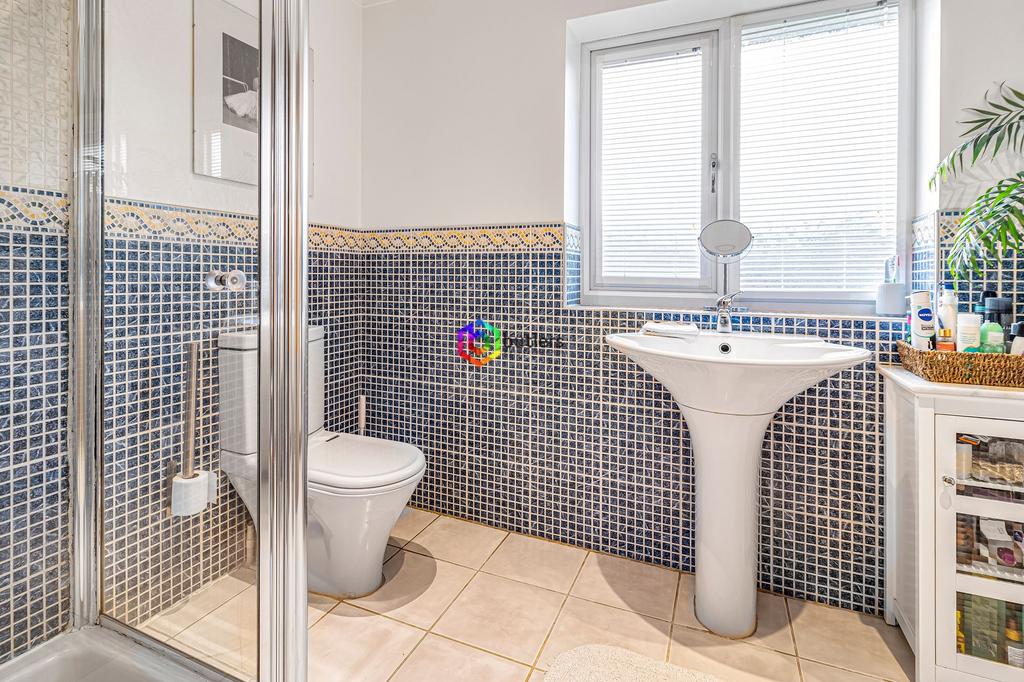 En-Suite 1