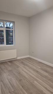 3 bedroom terraced house to rent, Staines Road, Hounslow TW3