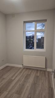 3 bedroom terraced house to rent, Staines Road, Hounslow TW3