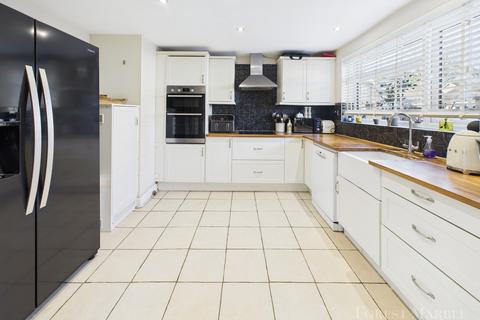 4 bedroom end of terrace house for sale, Ashfield Close, Trudoxhill
