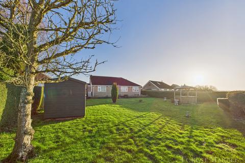 3 bedroom bungalow for sale, Witch Close, East Stour