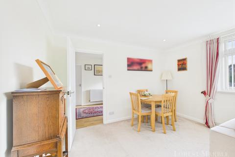3 bedroom bungalow for sale, Witch Close, East Stour