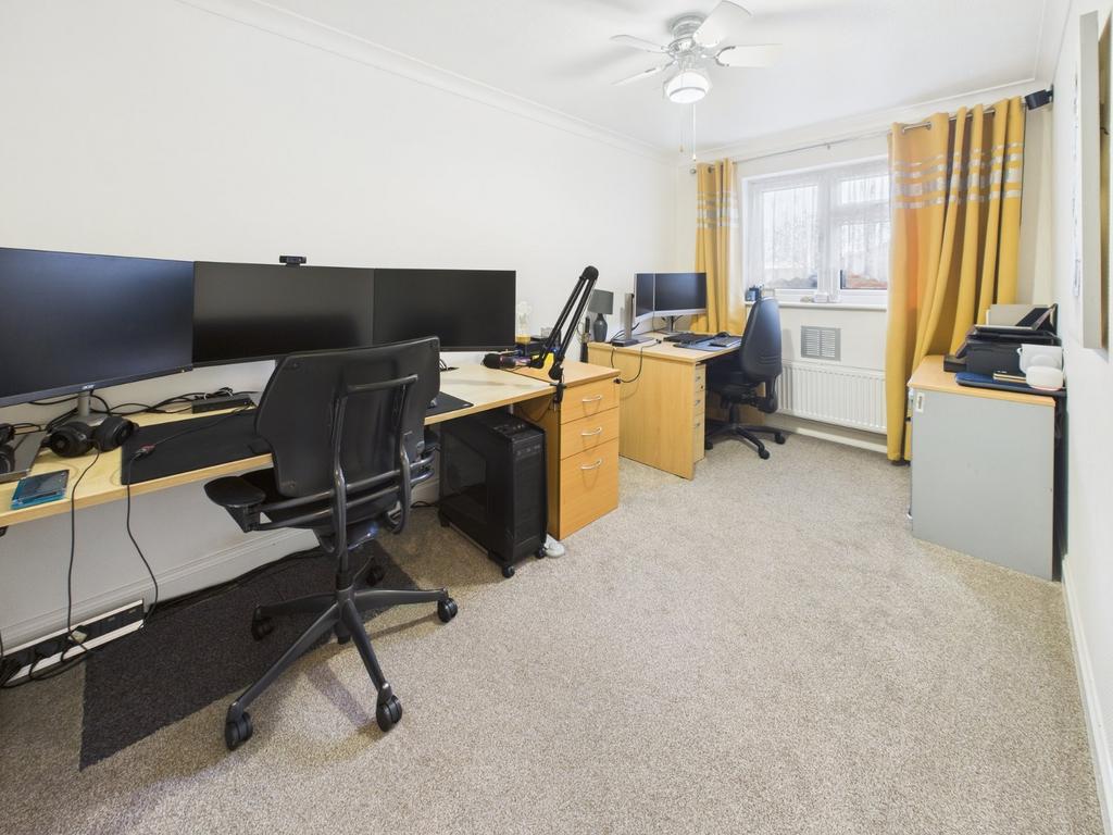 Bedroom 2/Office