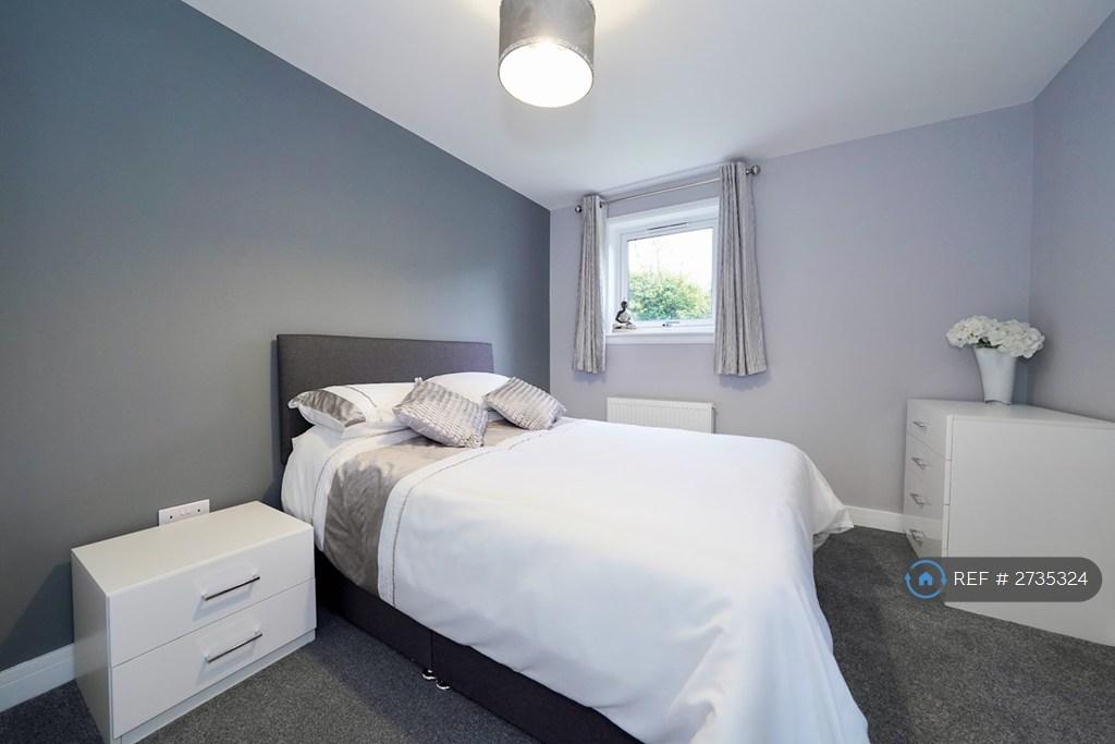 Spacious Double Bedroom