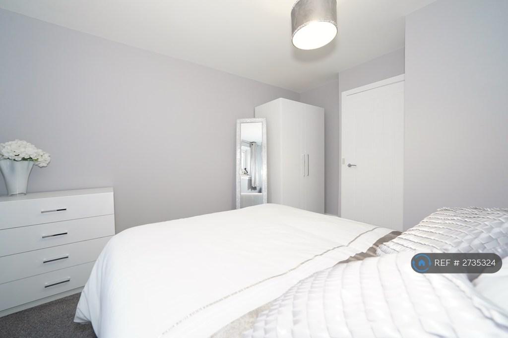 High Gloss Furniture And Double Bed
