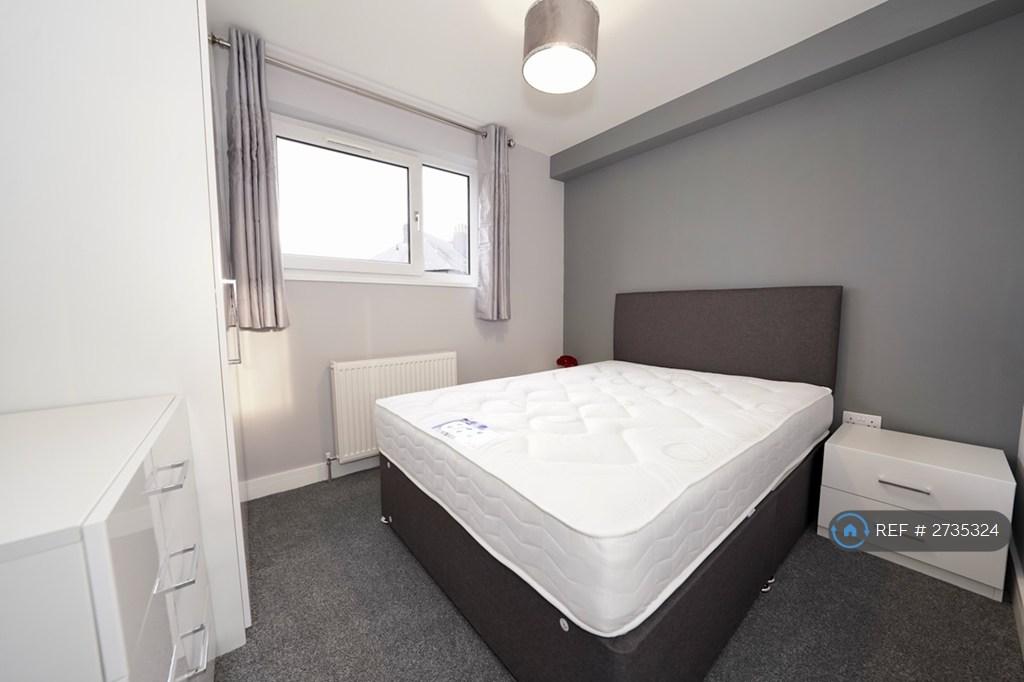 Spacious Double Bedroom