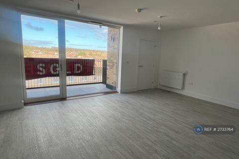 1 bedroom flat to rent, Hyneholt House, Chigwell, IG7