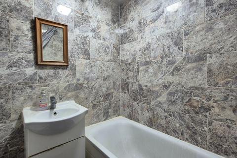 1 bedroom flat to rent, Brookwood Road