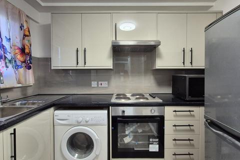 1 bedroom flat to rent, Brookwood Road