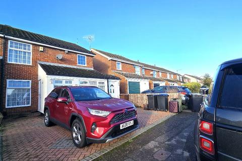 3 bedroom end of terrace house to rent - Northampton NN3
