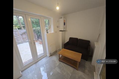 undefined, Cole Close, London, SE28