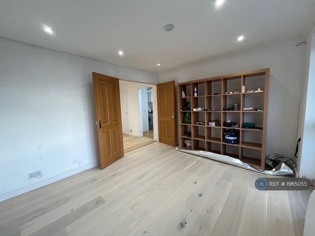 Living Room / Bedroom