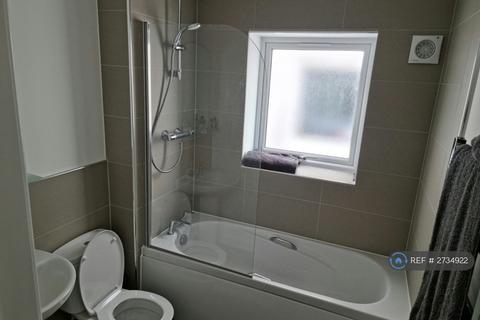 3 bedroom semi-detached house to rent, Quays Drive, Highbridge, TA9