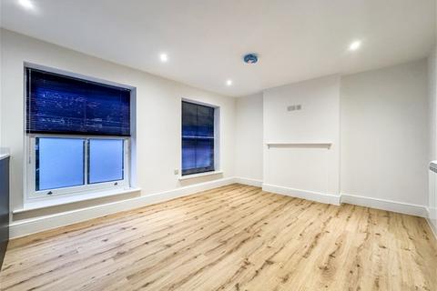 2 bedroom flat to rent, Harpenden AL5