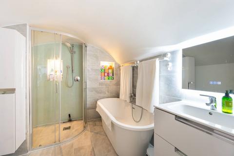 2 bedroom flat to rent, Boundary Road, St John's Wood, London, NW8