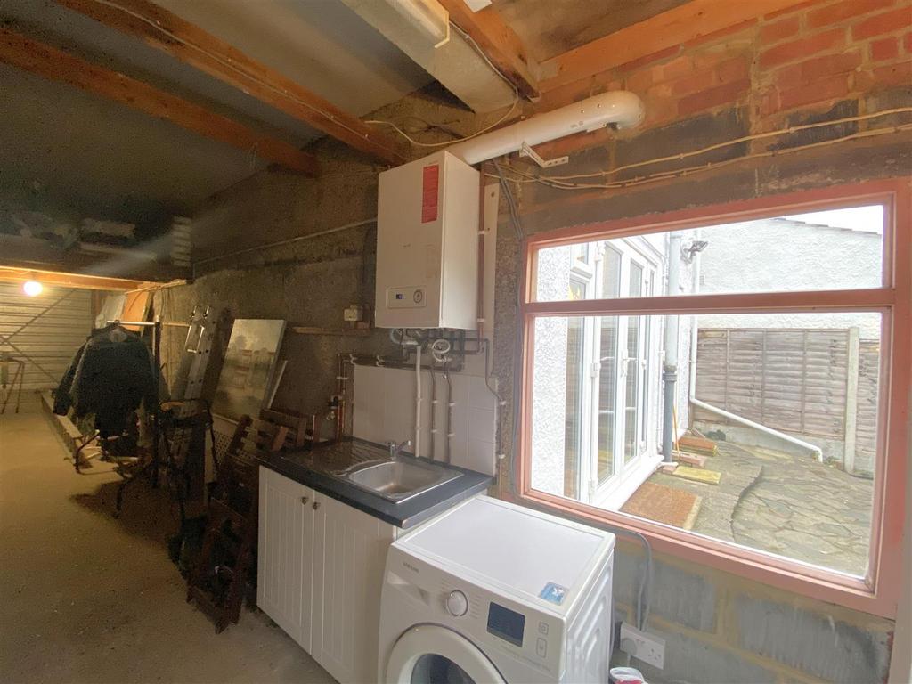 58 Palmeira Road - 3.jpeg