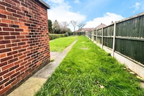 3 bedroom semi-detached house for sale, Harewood Avenue, Doncaster DN6