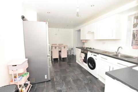 3 bedroom semi-detached house for sale, Havering Road, Essex RM1