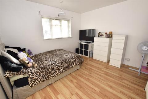 3 bedroom semi-detached house for sale, Havering Road, Essex RM1