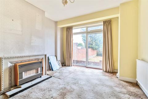 3 bedroom semi-detached house for sale, Redriff Road, Romford RM7