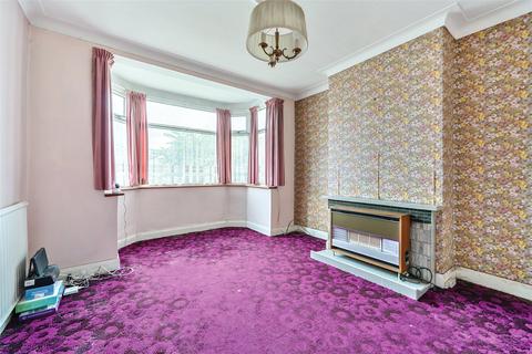 3 bedroom semi-detached house for sale, Redriff Road, Romford RM7