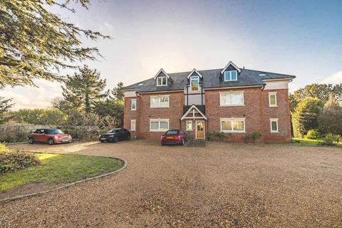 2 bedroom apartment for sale - Lawn Close, Datchet SL3