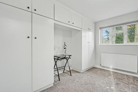 2 bedroom flat to rent, St. Michael's Close, London N3