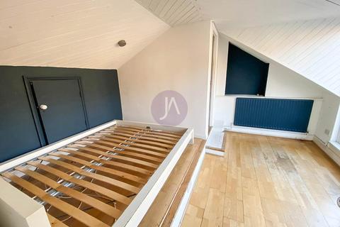 3 bedroom maisonette for sale, Kingsgate Road, West Hampstead, London, NW6