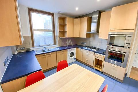 3 bedroom maisonette to rent, Kingsgate Road, West Hampstead, London, NW6