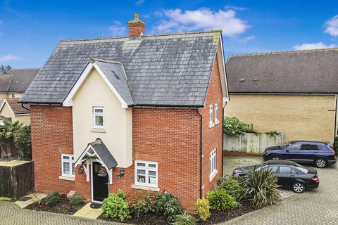 3 bedroom detached house for sale, Beehive Lane, Hockley, SS5 4
