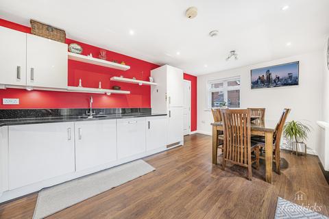 3 bedroom detached house for sale, Beehive Lane, Hockley, SS5 4