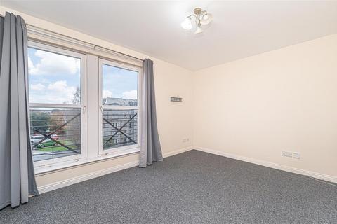 2 bedroom flat for sale, 94 Skibo Court, Dunfermline, KY12 7EW