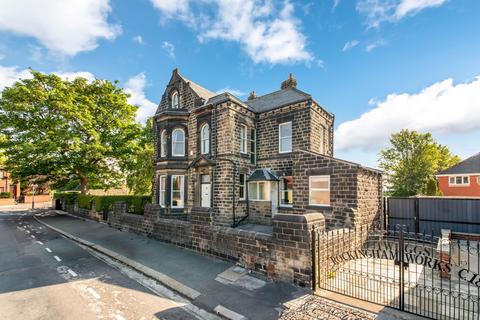 6 bedroom detached house for sale, Windermere Road, Barnsley, S71